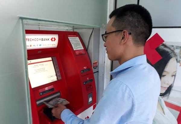 câu hỏi mỗi ngày thẻ ATM Techocmbank có thể rút tối đa bao nhiêu tiền