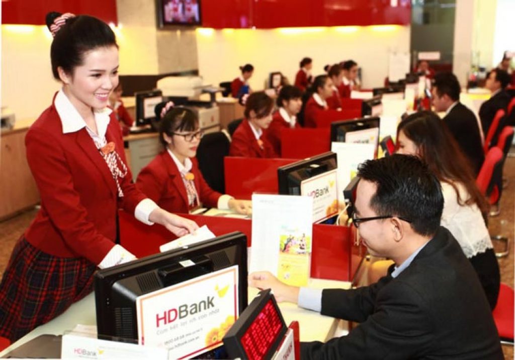 Bank teller đang là một trong những nghề nhận được sự quan tâm của nhiều bạn trẻ