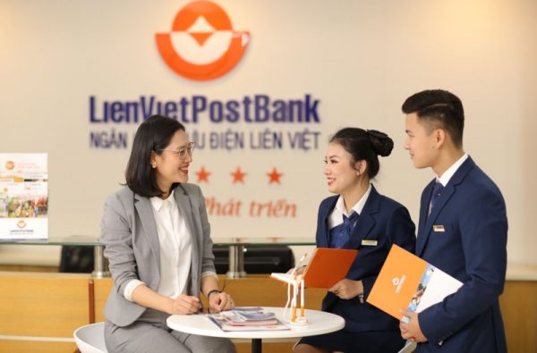Liên Việt Post Bank là một trong những đối tác với bưu điện