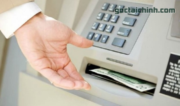 Những điều cần lưu ý khi đến rút tiền tại cây ATM Vietcombank